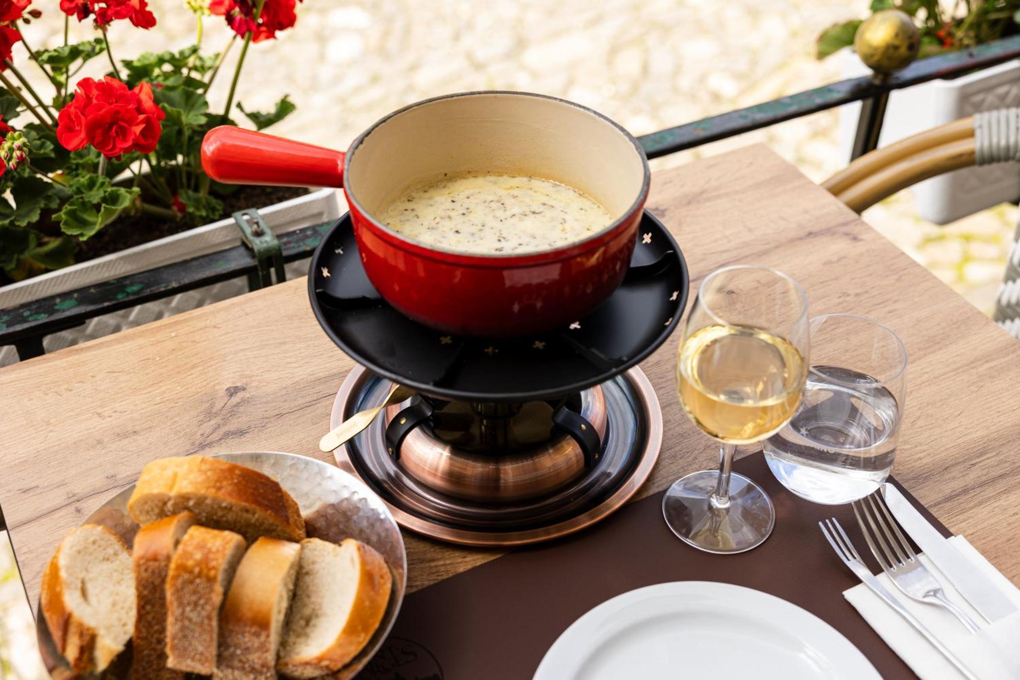 Le Saint Georges Hotel Gruyeres Ngoại thất bức ảnh